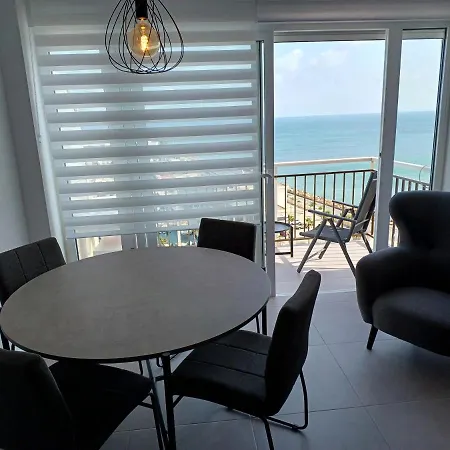Puerto Rico 9 *